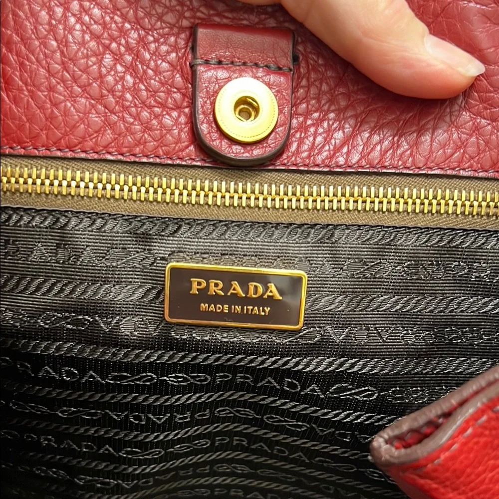 Prada Red pebble Leather Women's Bag with authentic dust bag - Picture 8 of 12
